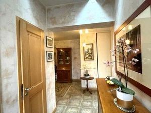 Grande maison familiale rénovée de 197 m² – Terrain arboré et piscinable de 1 940 m²