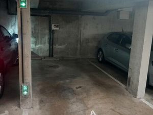 Emplacement stationnement - parking couvert et sécurisé