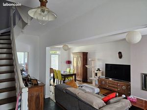 À vendre – Maison de ville rénovée avec prestations de qualité – T5 de 138 m² à Châteaurou