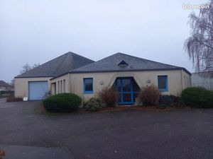 Bureaux 580 m² Louverné