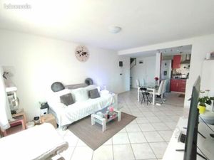 Appartement lumineux avec extérieur