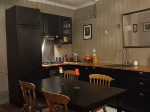 Appartement type loft 19ème grand jardin et vue sur forêt domaniale (25 mn gare du nord)