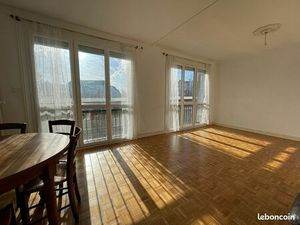 Appartement 4 pièces 77 m²