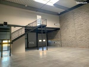 Local d'activité 306 m²