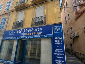 [OPPORTUNITE] Local professionnel / commercial 85 m² - Centre Brignoles - Bureaux / Servic