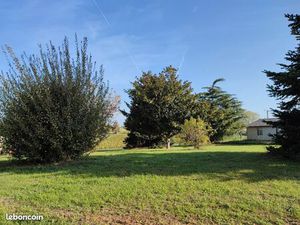 Terrain 800 m² Camarsac