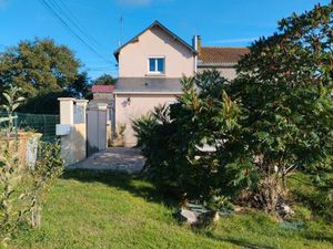 Maison familiale en campagne avec dépendances