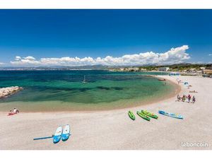 Lumineux et spacieux appartement T2 de 51 m2 au Brusc  à proximité des plages et du port