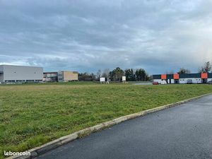 Local 519 m² LAMBALLE ARMOR