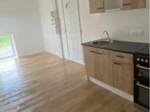 Studio rénové 5min à pied centre Guemene sur scorff