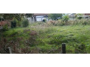 Terrain 1 050 m² Lugos