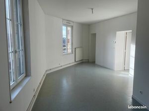 Appartement T2 de 50 89 m² proche commerces