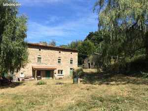 Belle propriété à rénover avec 27 hectares + étang