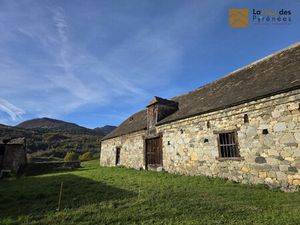 RARE !! Grange de village à SALLES !!