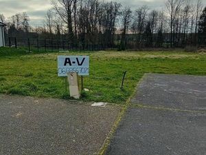 TERRAIN A BATIR 1386m2 + 886m2 terrain bord de rivière