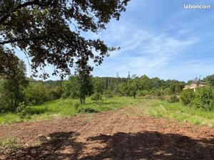 Terrain 1 310 m² Gareoult