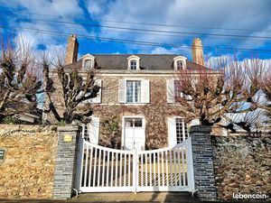 Maison 10 pièces 307 m²