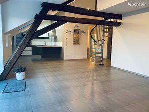 Dernier étage – 95 m² – Terrasse sans vis-à-vis – Garage + parking – proche Luxembourg