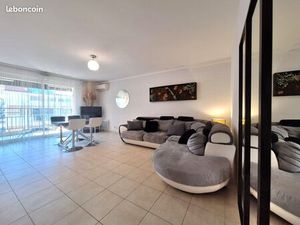 Appartement 3 pièces 67 m² + terrasse – Dernier étage  rare en centre-ville Saint-Laurent-