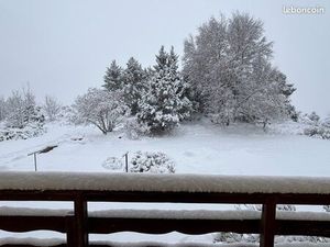 96 m² pour cet appartement d’angle dans chalet ?faces ?Terrain arboré 1 2 ha ? 3 ou 4 cham