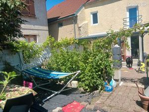 Maison bourg du Vernet avec petit terrain