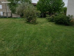 Part vends terrain viabilisé et clôturé