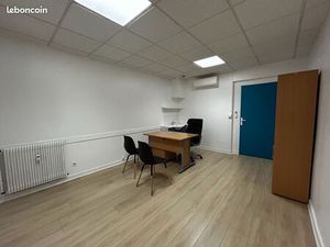 BUREAUX / CABINET MÉDICAL / PARAMÉDICAL À LOUER – TEMPS PLEIN ou à Mi-TEMPS – DOUTRE  ANGE