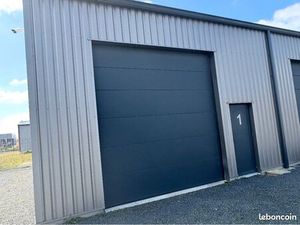 Local professionnel sur site securise 94m²