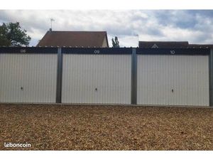 Garage/box a neuville les decize