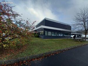 Local d'activité 1 438 m²