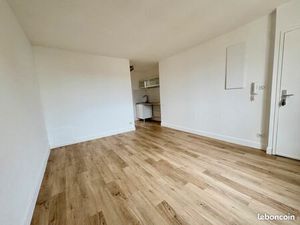 Bordeaux Bastide  bel appartement rénové avec parking