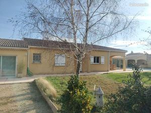 Maison individuelle de plein pied 123m sur terrain de 1075m avec piscine pool house verand