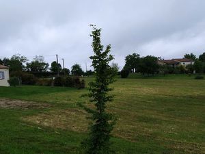 Vente terrain à bâtir viabilisé à Lhospitalet 46170