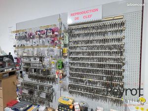 Droguerie  fonds de commerce 80 m² Le Soler