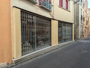 Grand Local Commercial 90 m2 Ille Centre
