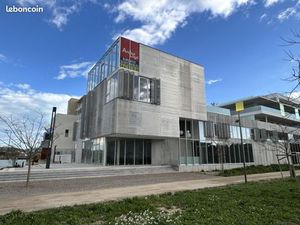 Local commercial 250 m²