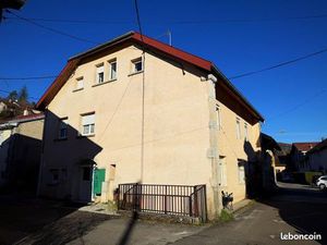 Immeuble rénové - 4 appartements centre village