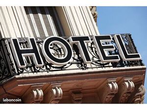 Local hôtel 910 m²