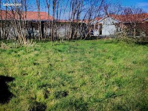 Terrain 704 m² Vic En Bigorre