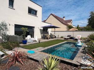 Maison contemporaine avec piscine – Chécy – DPE A