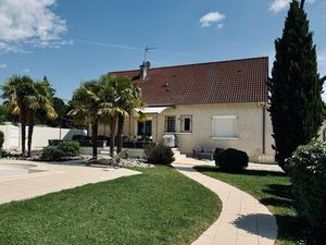Très belle maison avec piscine à Ussac