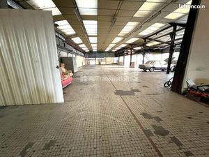Local industriel 1 705 m²