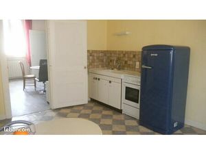 Grand F2 Dole centre ville 2ème étage