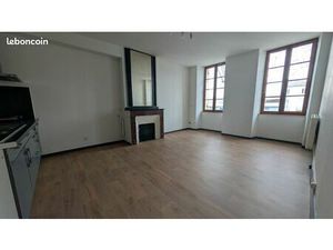 Appartement T2  3 pièces  1er étage  51m2 rénové à louer à NERAC 47600
