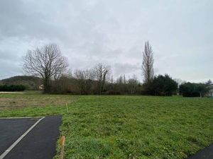 Terrain constructible viabilisé à vendre