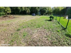 Terrain 780m²