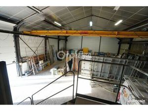 Local d'activité 2 400 m²