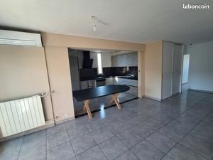 Magnifique appartement 4 chambres dernier étage + terrasse panoramique dev70 m2