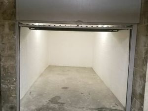 GARAGE VOITURE à VENDRE : TRÈS GRANDE CAPACITÉ DE STOCKAGE