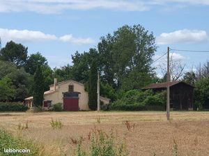 Maison en pierre à Saint Pierre de Mons